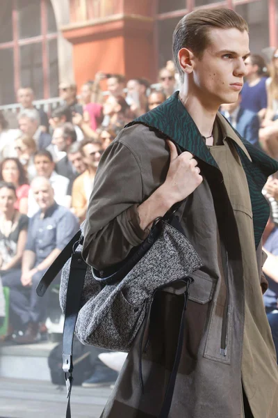 Look 5
